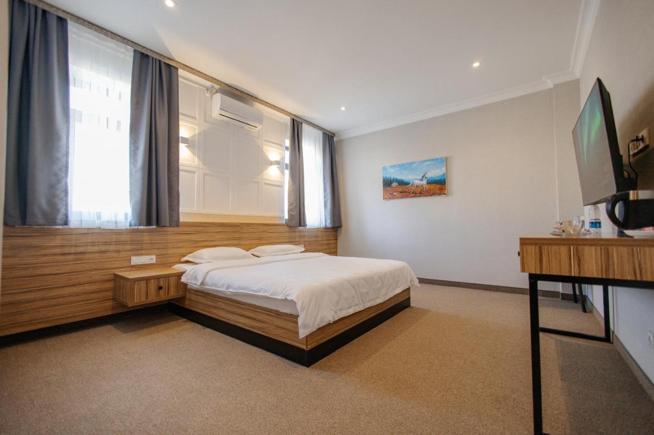 281 Hotel Bishkek Exterior photo