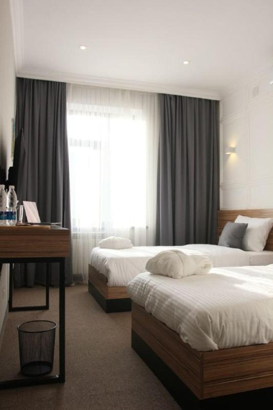 281 Hotel Bishkek Exterior photo